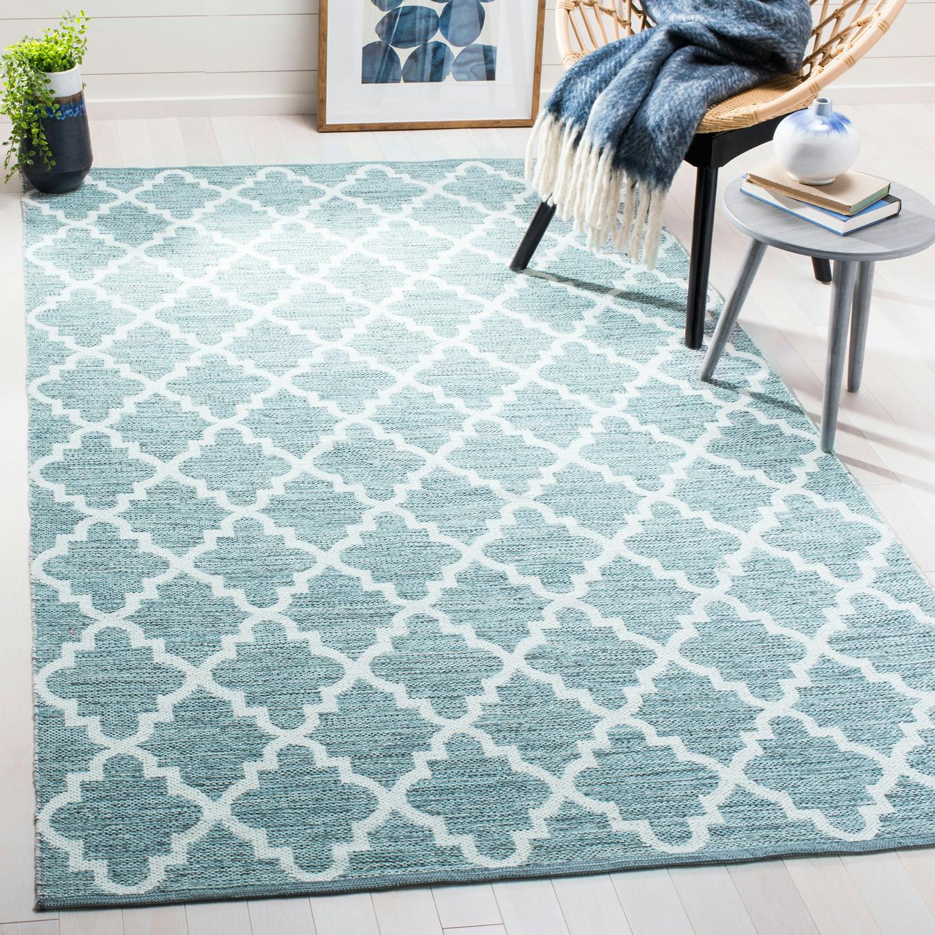 Light Blue Ivory 5' x 8' Safavieh Montauk Collection MTK723K Handmade Trellis Cotton Area Rug Light Blue Ivory 5' x 8' Safavieh Montauk Collection MTK723K Handmade Trellis Cotton Area Rug